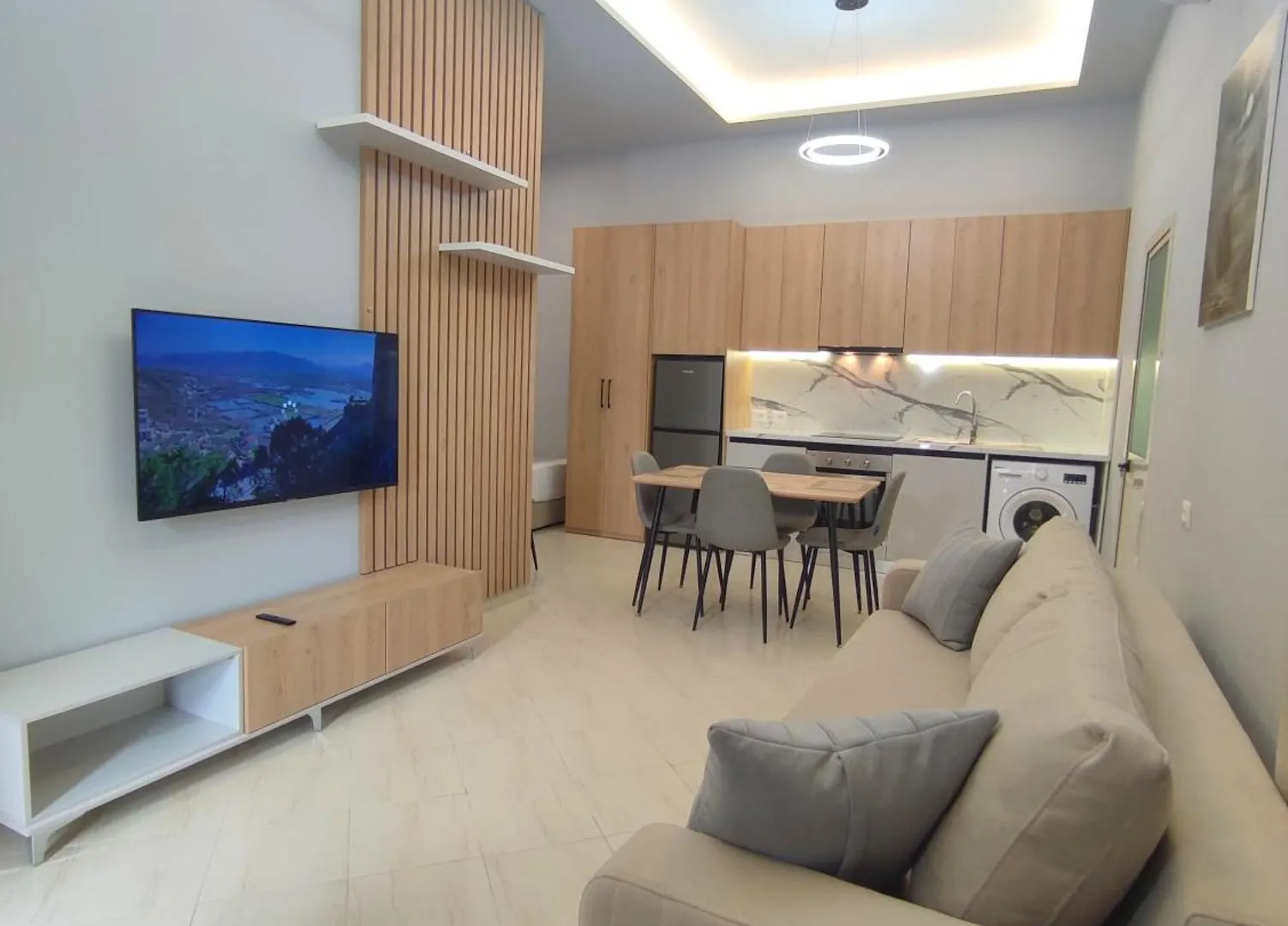 Bp Beach Apartments Golem